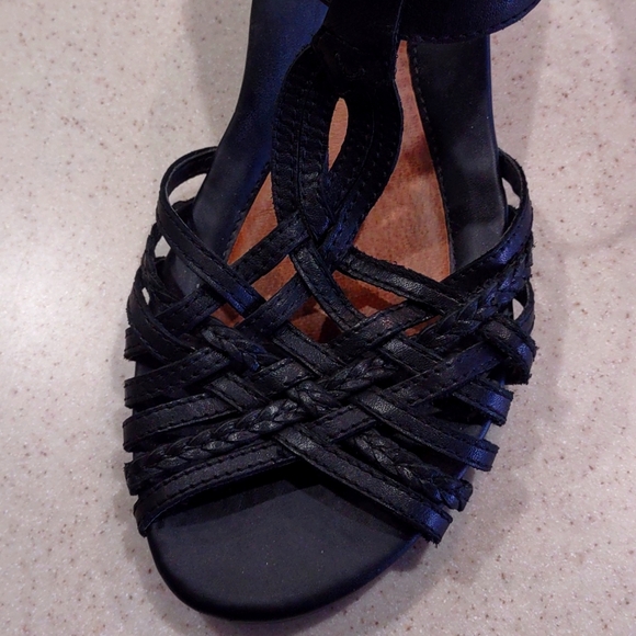 Earth Azalea Black Leather Wedge Sandals Size 10D (Wide Width) EUC - Picture 3 of 16